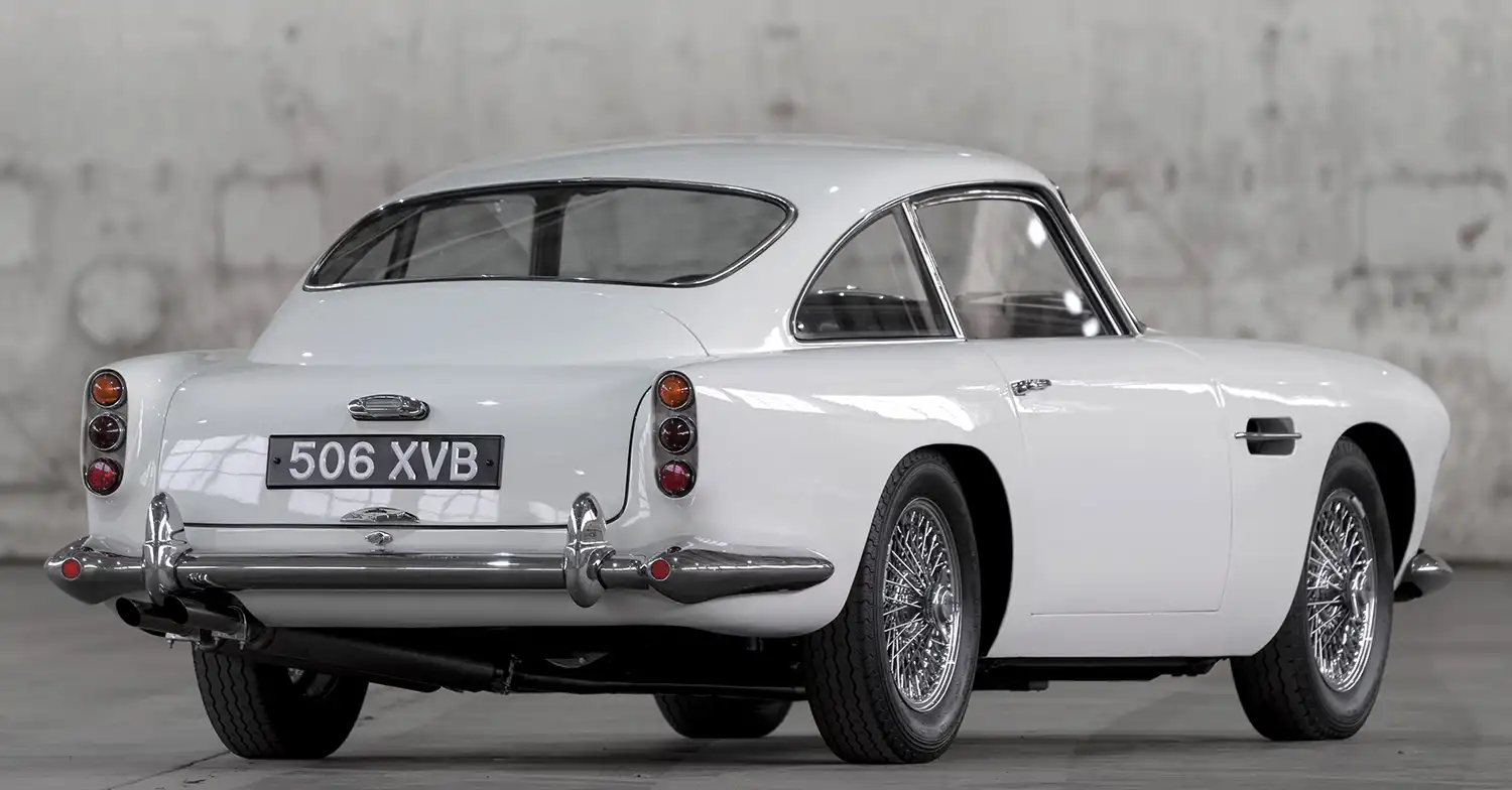Aston Martin DB4