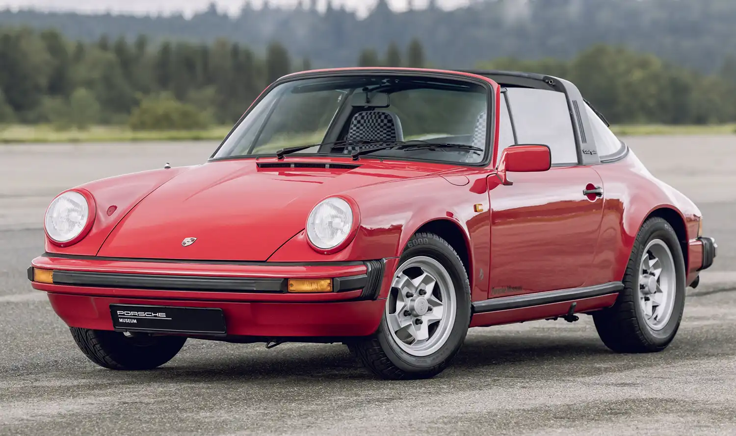 Porsche 911 SC 3.0 Targa: Classic Freedom in a Removable-Top Icon