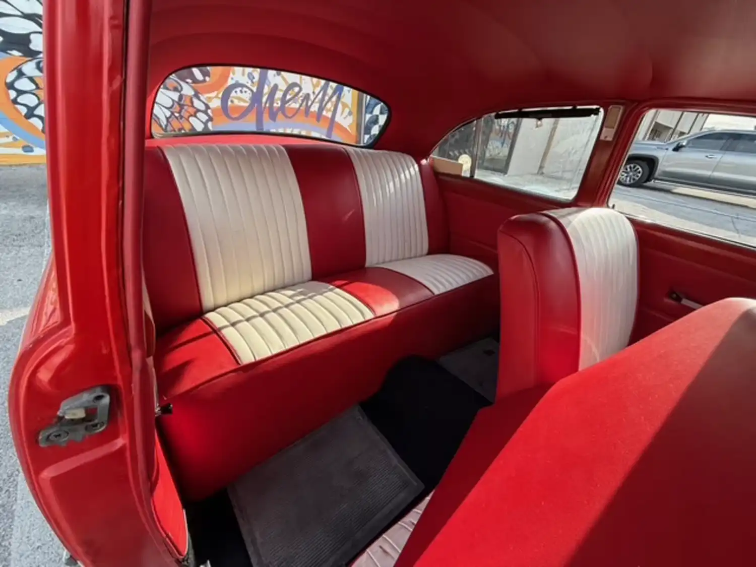 1951 Ford Custom Deluxe Tudor