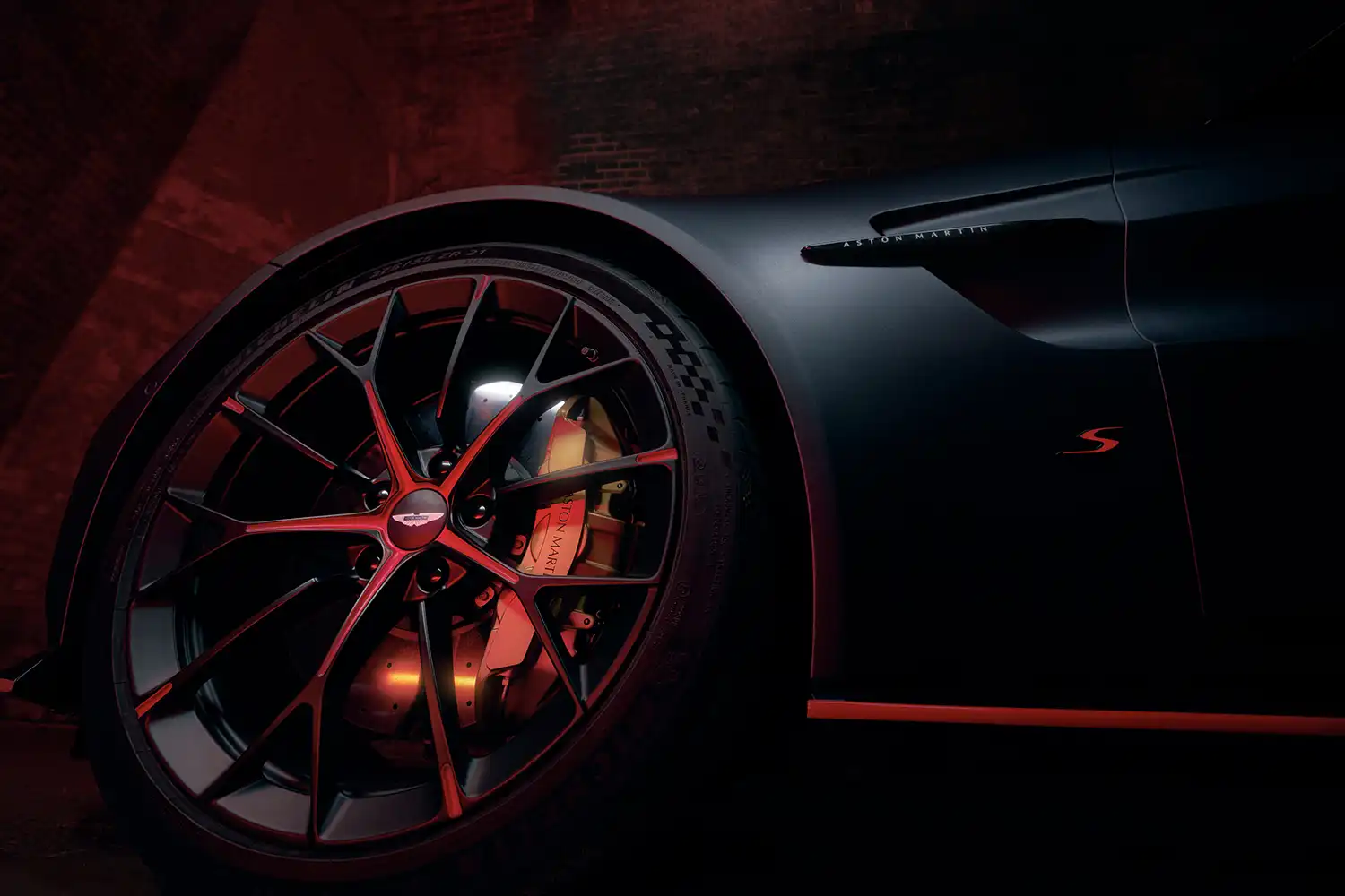 Aston Martin Vantage S