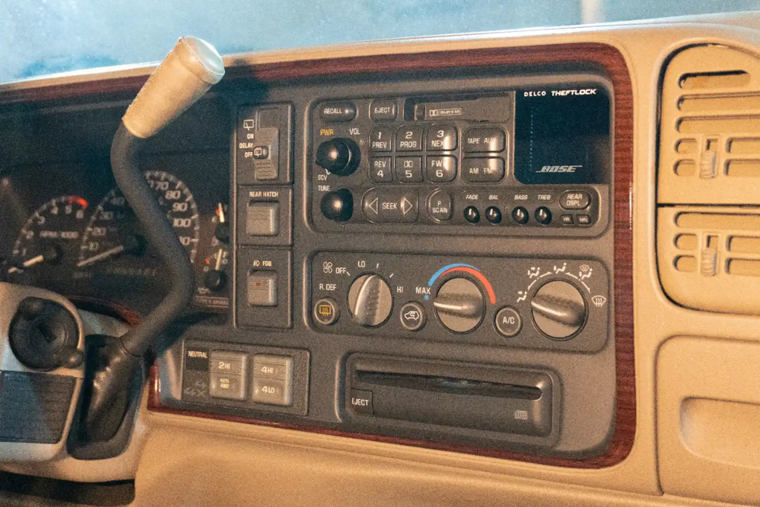 1999-2000 Cadillac Escalade