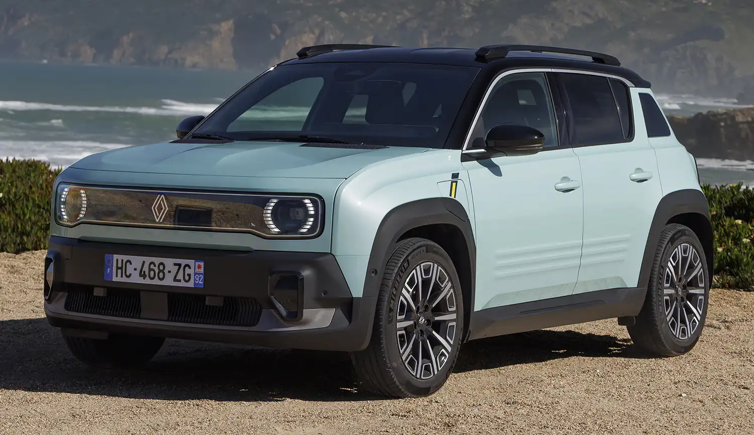 Renault 4 E-Tech Electric: Exclusive Early Access and Free Perks Renault 4 E-Tech Electric: Exclusive Early Access and Free Perks
