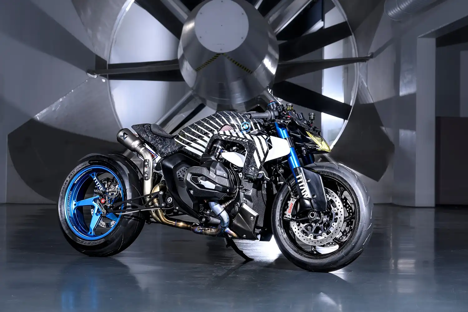 BMW R 1300 R TITAN
