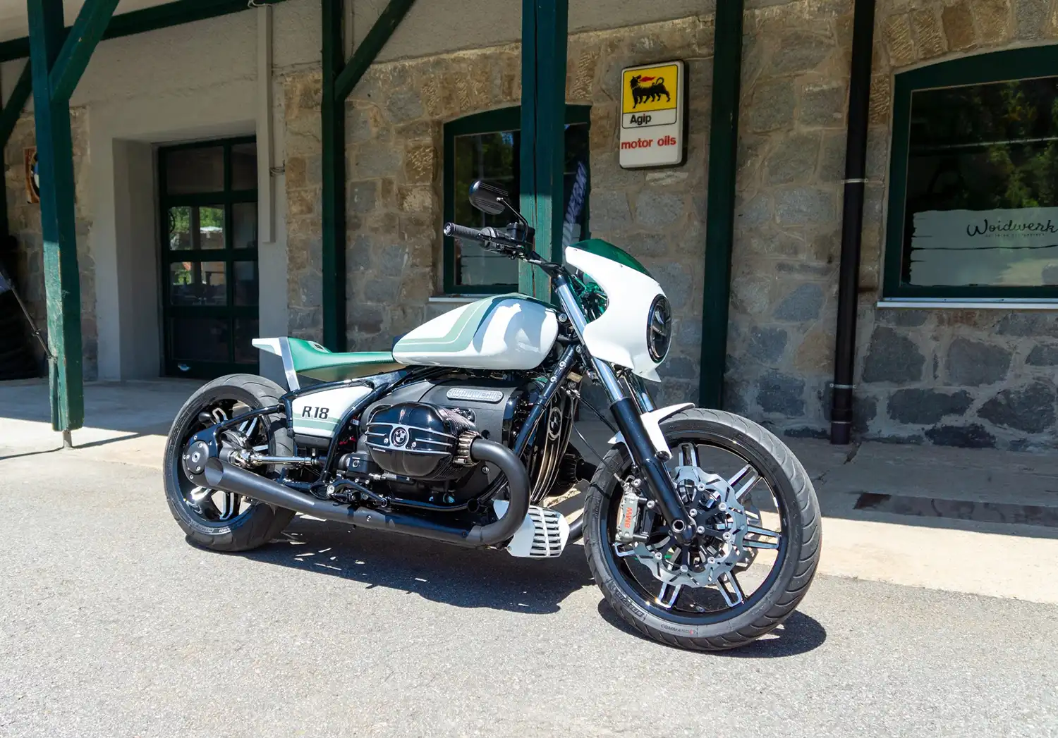 BMW R 12 and R 18 Speed Sisters