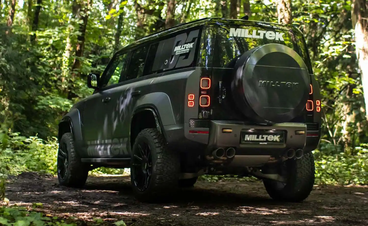 Defender OCTA V8 exhaust