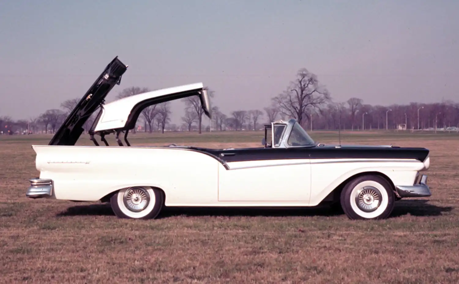 1958 Ford Fairlane 500 Skyliner