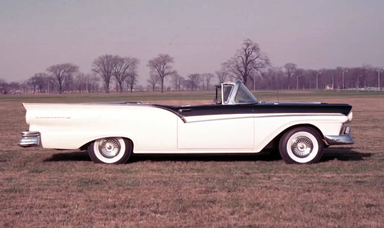 1958 Ford Fairlane 500 Skyliner