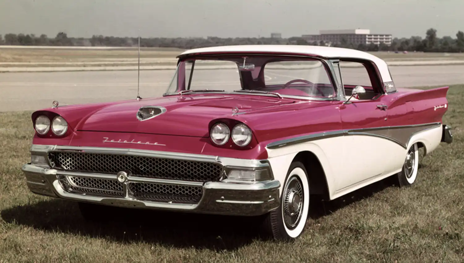 1958 Ford Fairlane 500 Skyliner