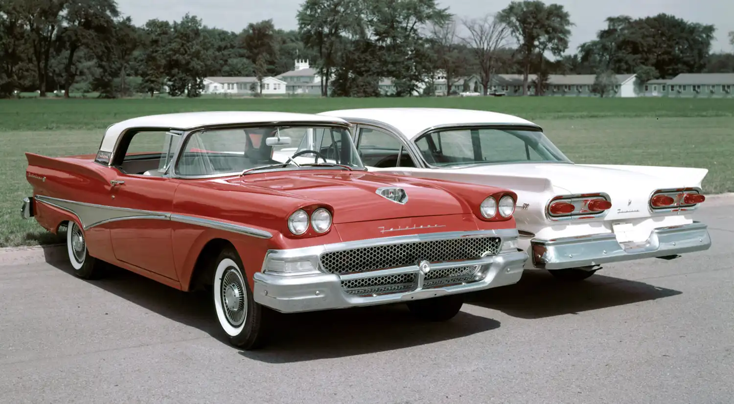 1958 Ford Fairlane 500 Skyliner: A Retractable Roof Legend