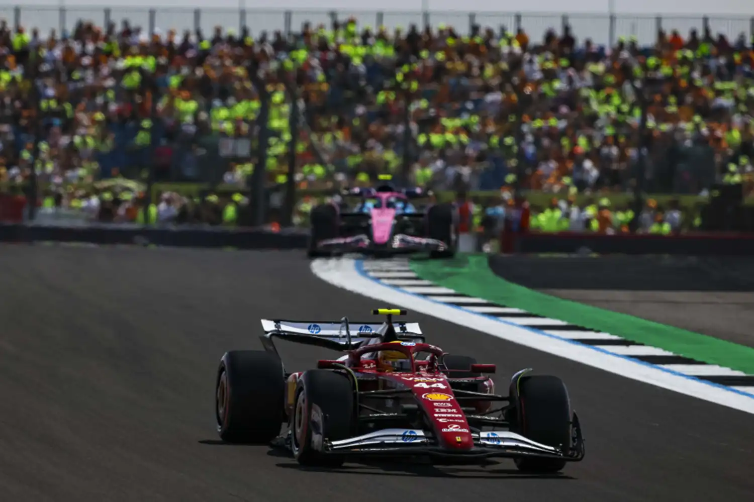F1 – Hamilton Leads Opening Practice at British Grand Prix