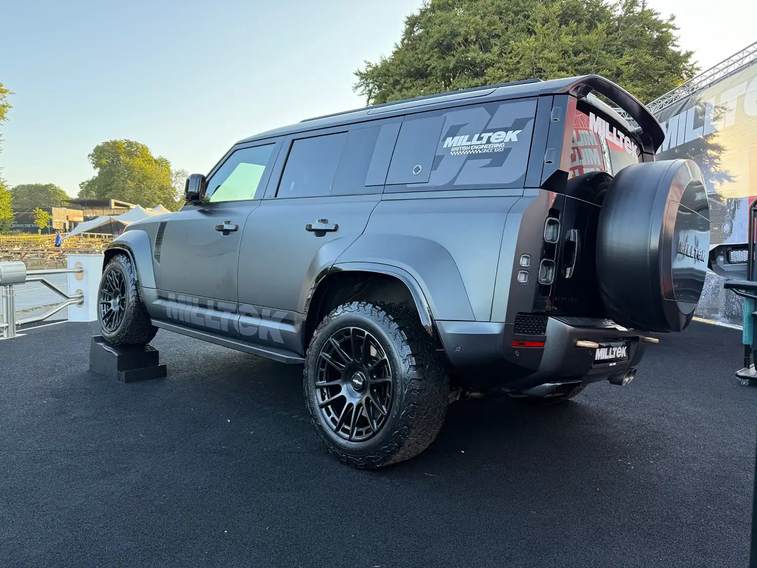 Land Rover Defender OCTA