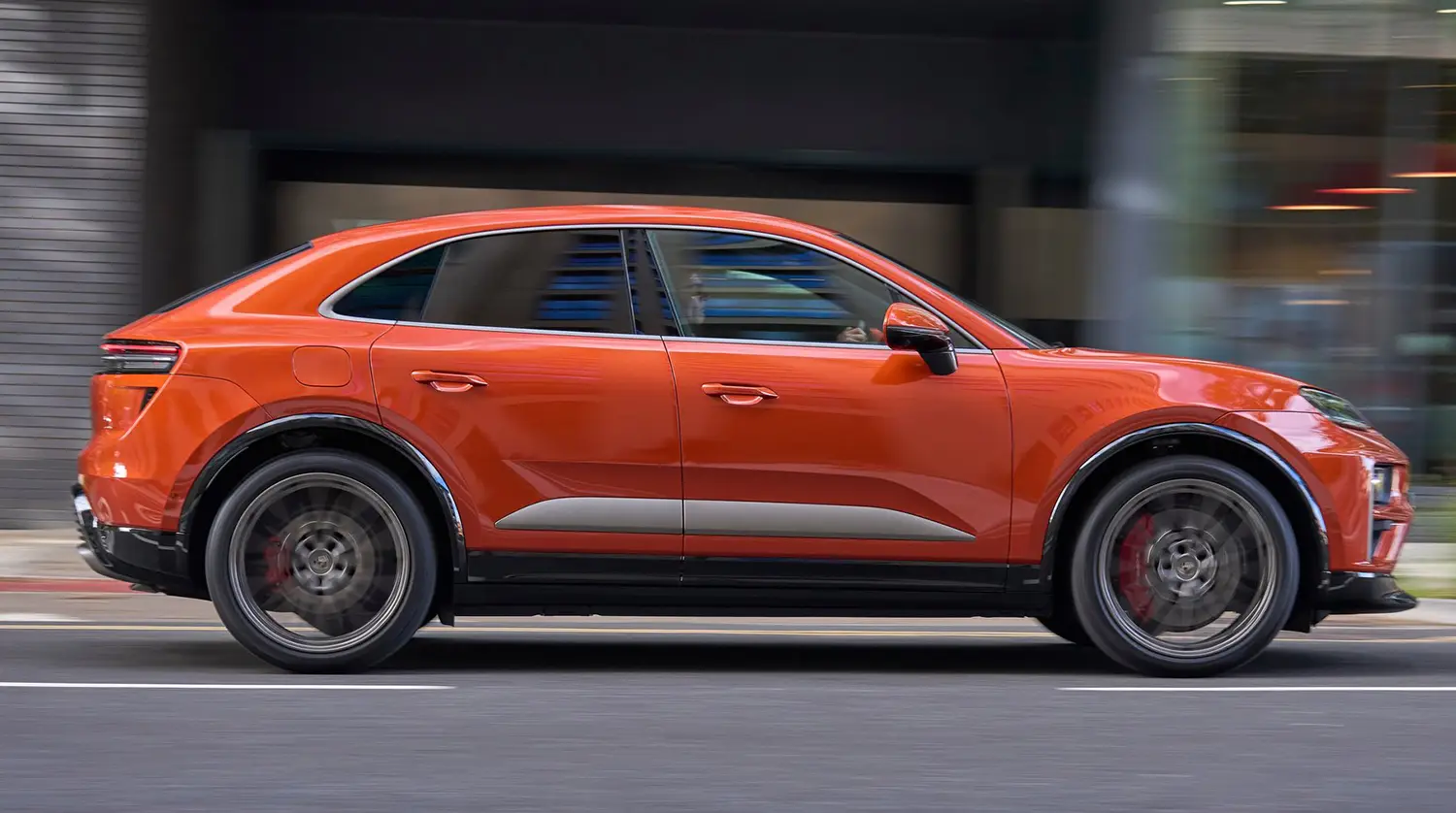 2025 Porsche Macan Turbo UK
