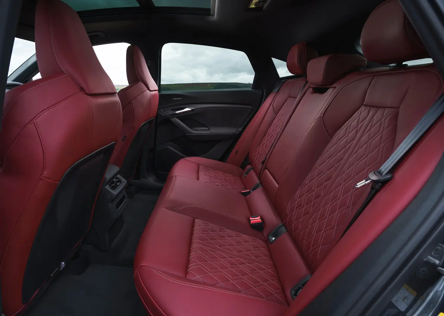 2025 Audi SQ6 Sportback e-tron UK