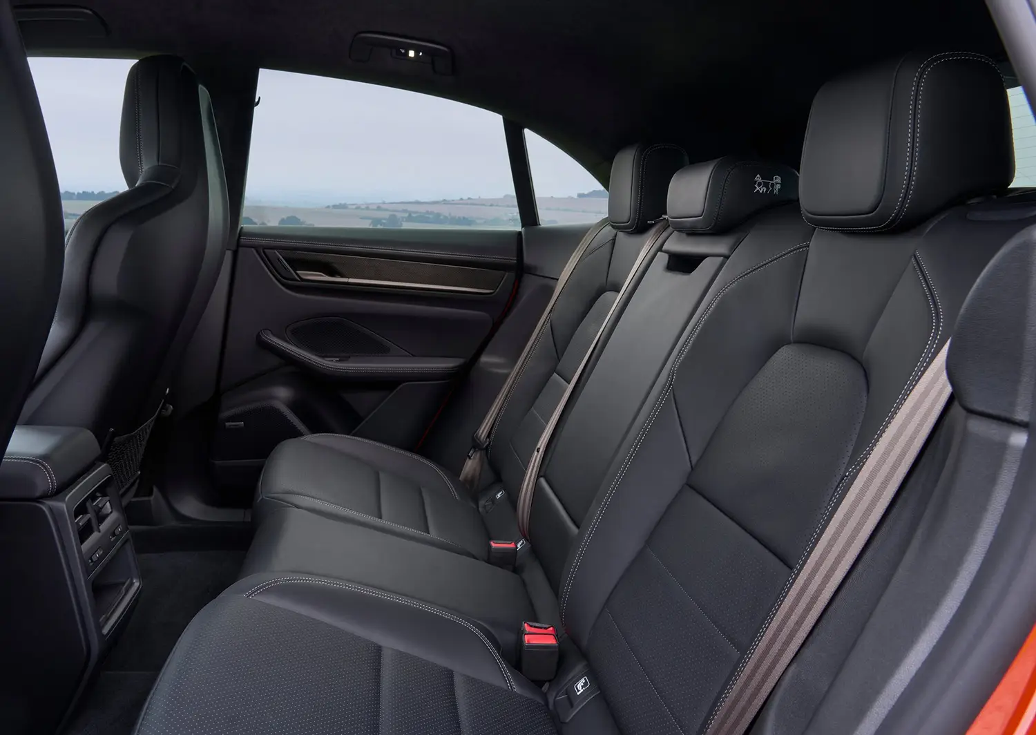 2025 Porsche Macan Turbo UK