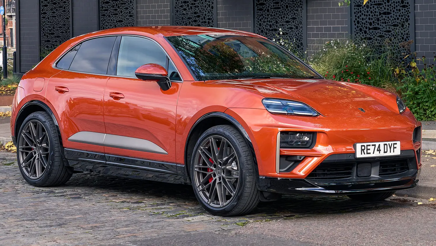2025 Porsche Macan Turbo UK