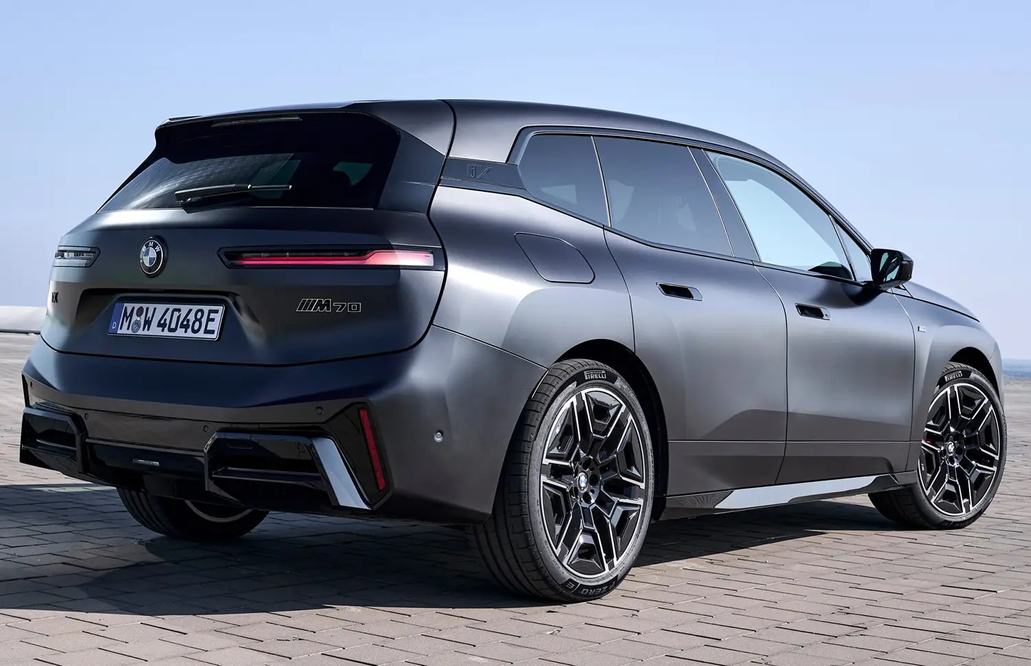 2026 BMW iX M70