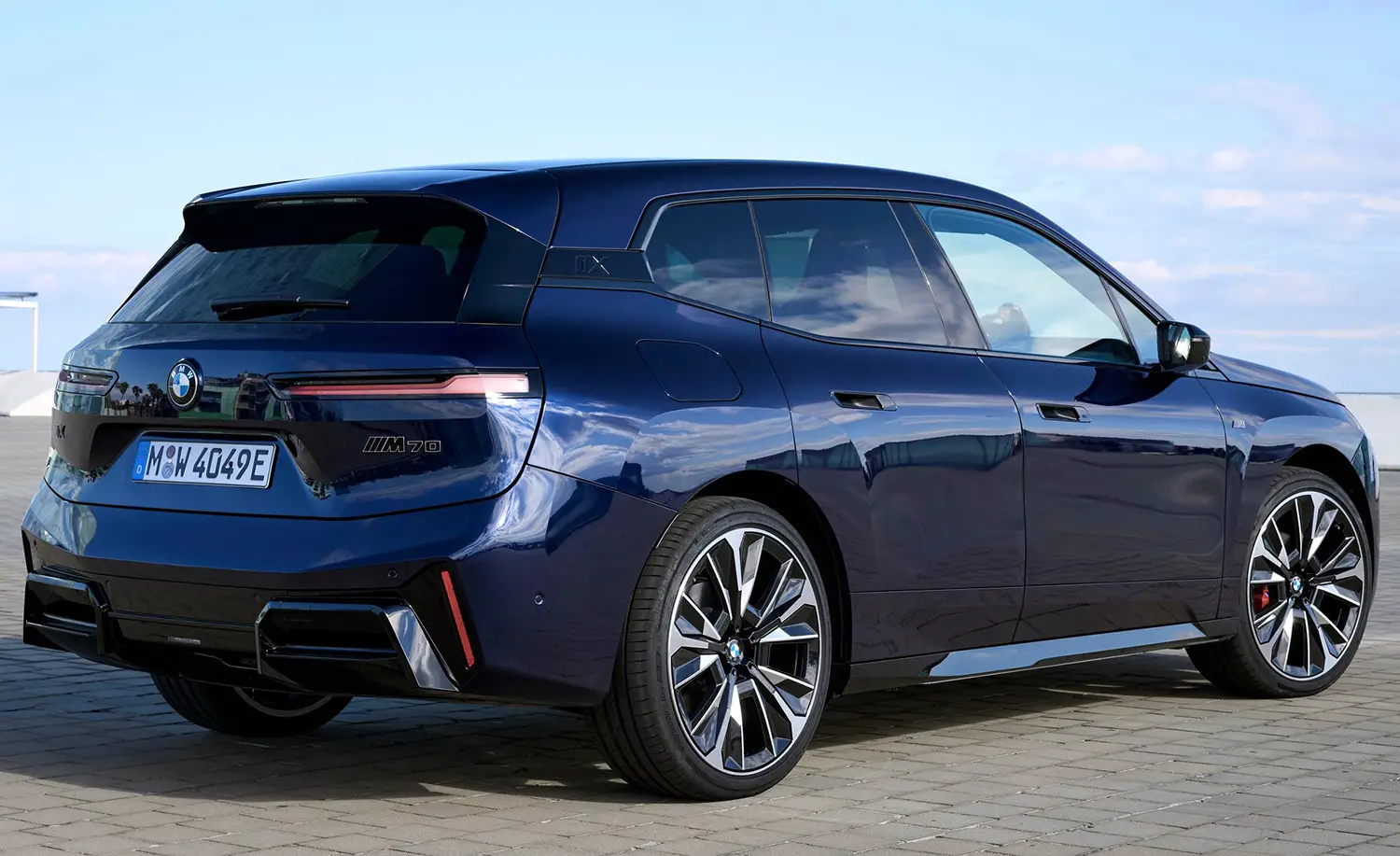 2026 BMW iX M70