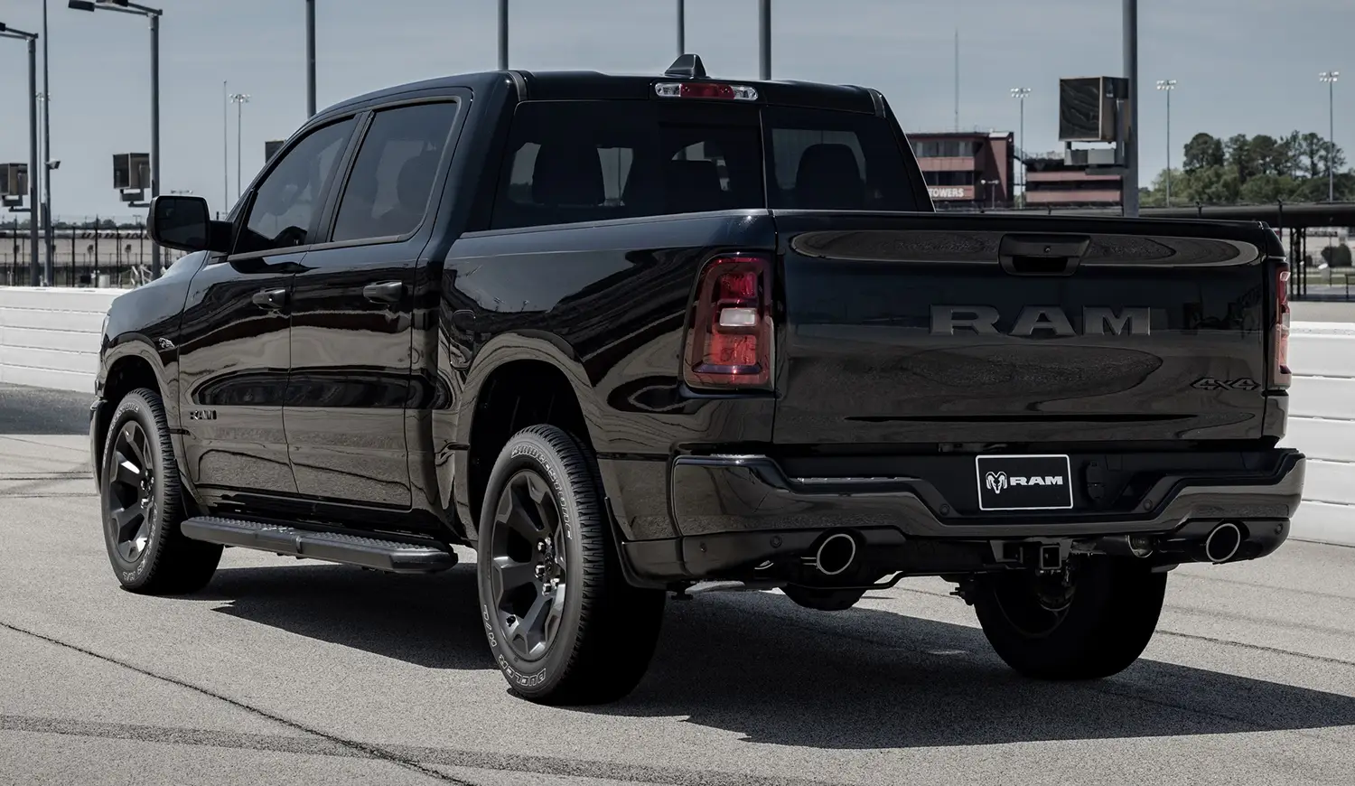 2026 Ram 1500 HEMI V-8