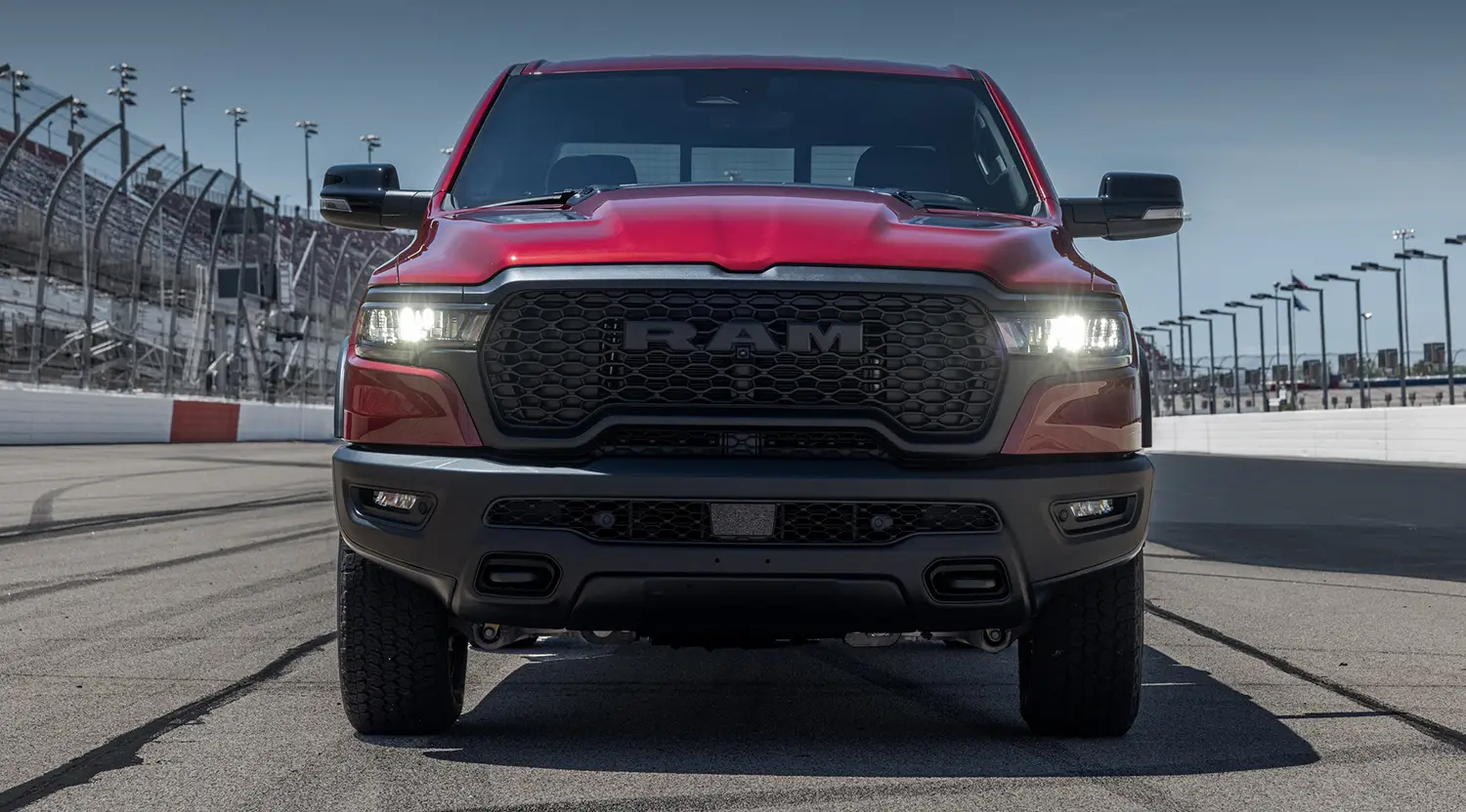 2026 Ram 1500 HEMI V-8