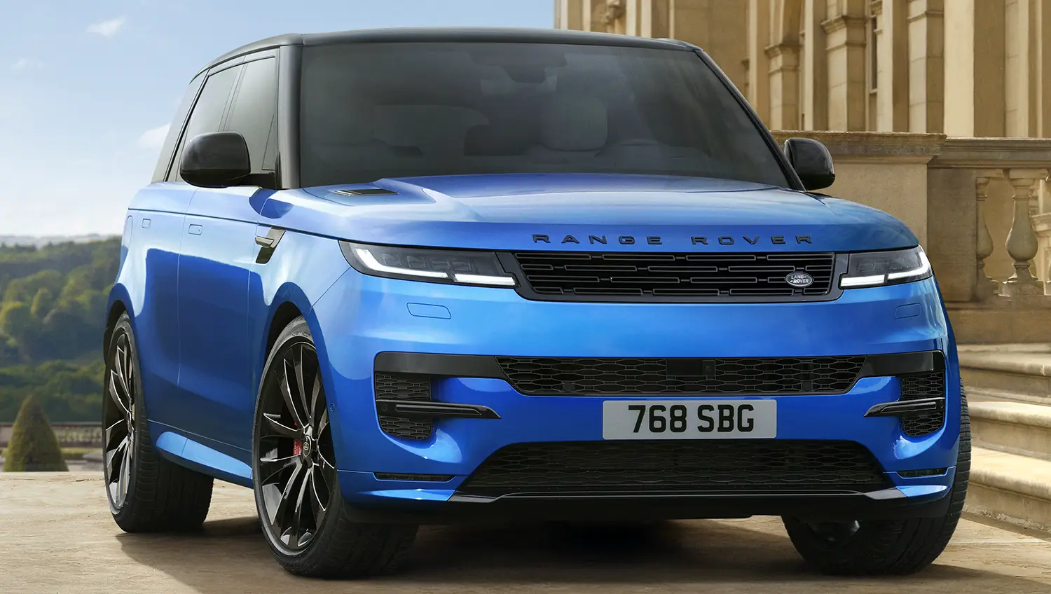 Experience the Ultimate with the 2025 Range Rover Sport