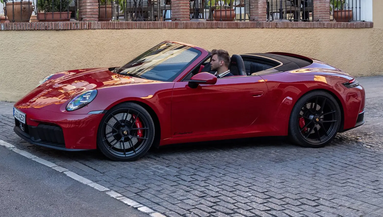 Porsche 911 Carrera 4 GTS Cabriolet