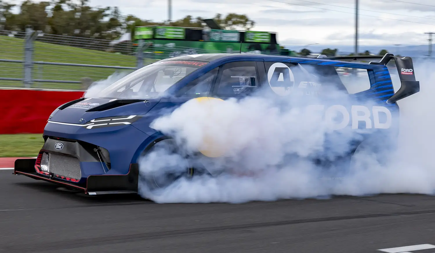 Ford Transit SuperVan 4.2 Smashes Nürburgring in Record Lap