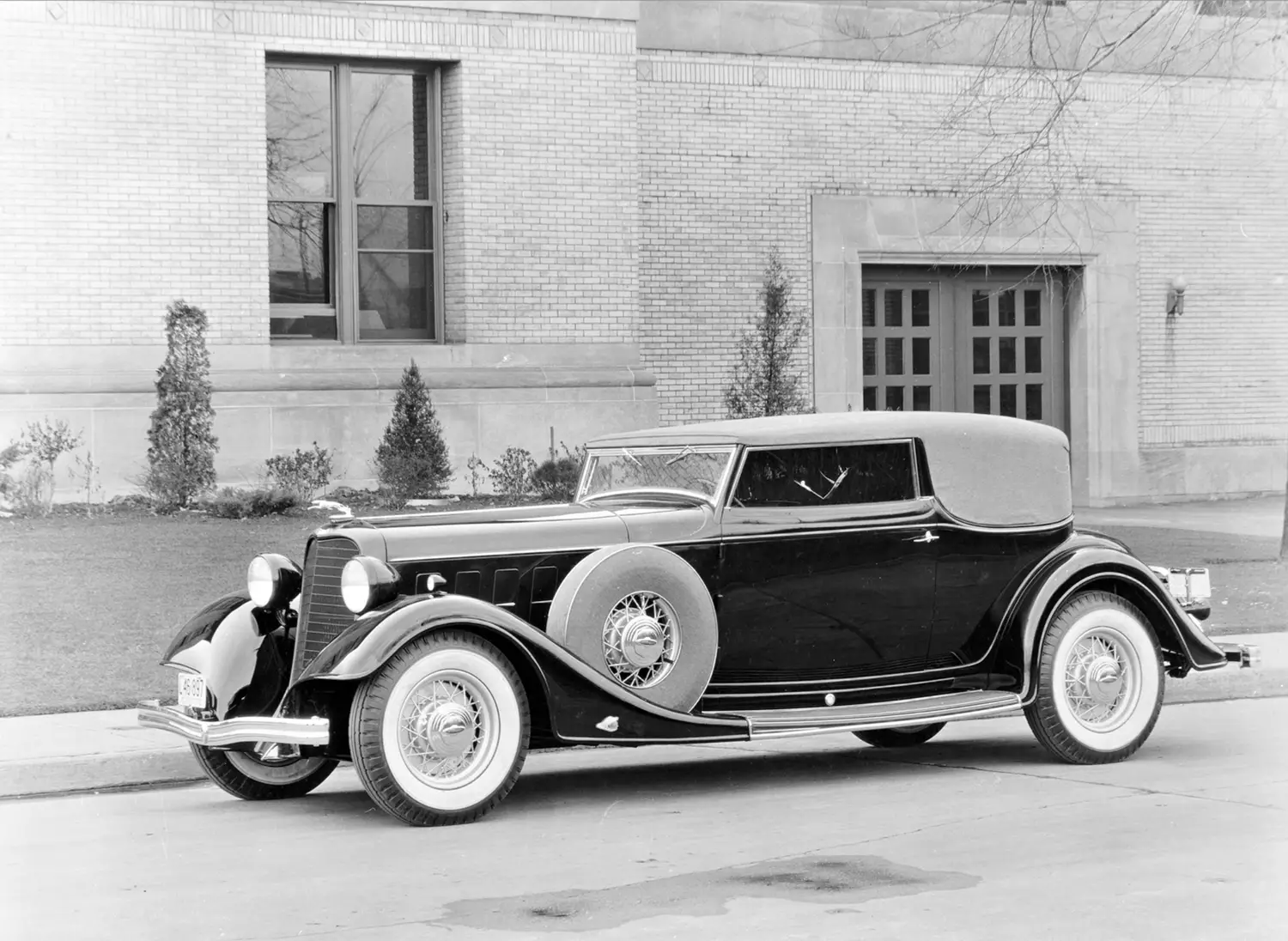1933 Lincoln Brunn Convertible Victoria and Its Heritage