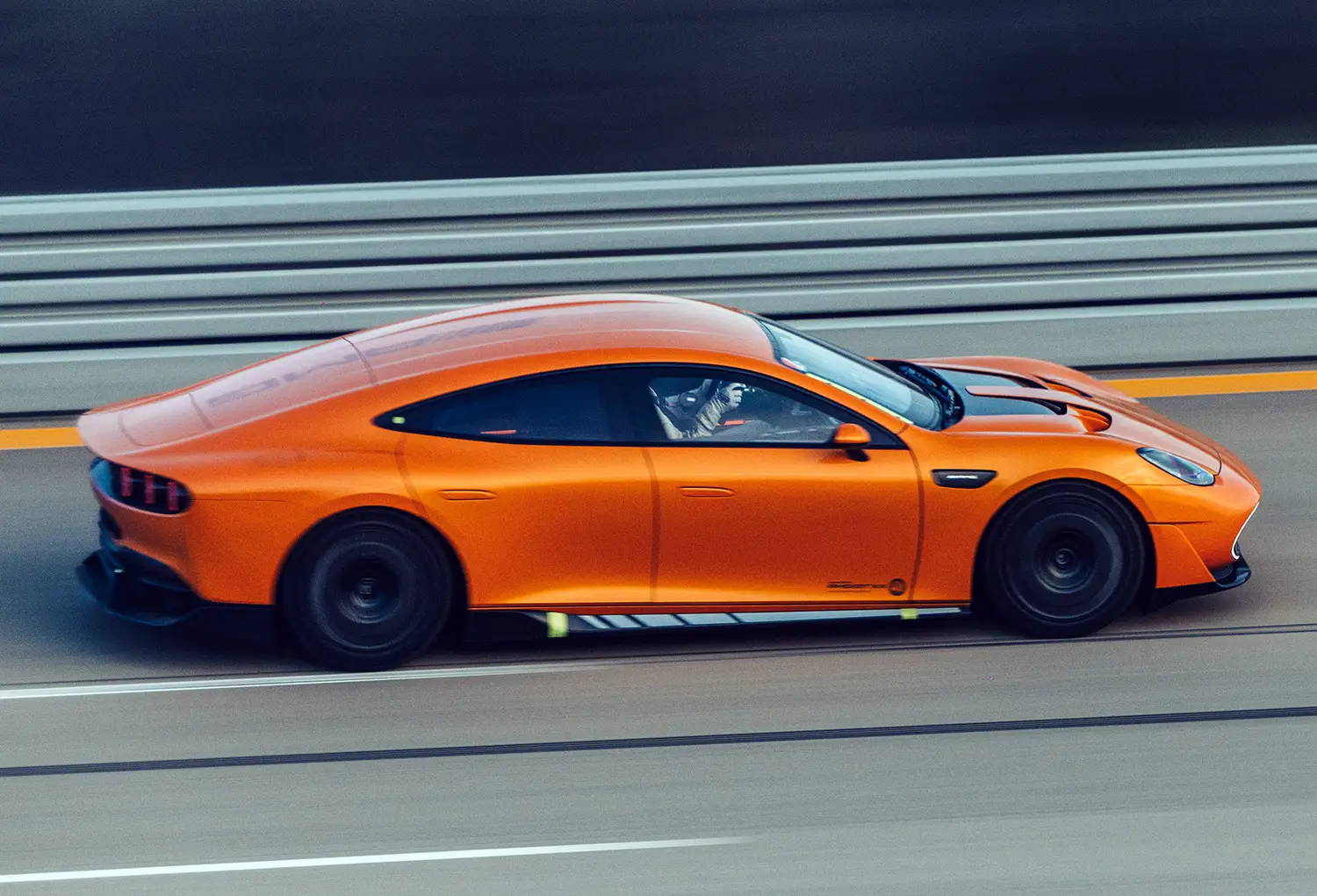 CONCEPT AMG GT XX: Racing “Around the World” in Eight Days