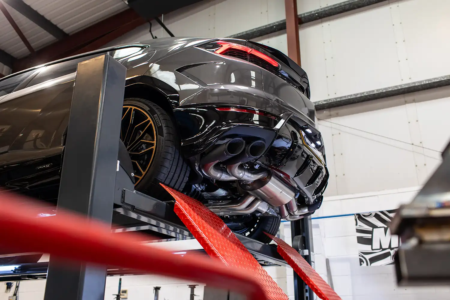 Lamborghini Urus SE Milltek exhaust