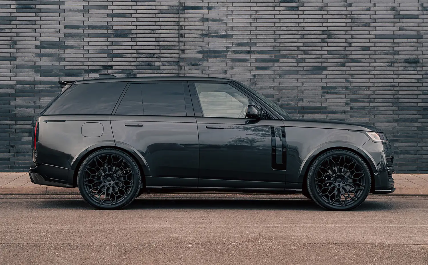 Urban Automotive Range Rover L460