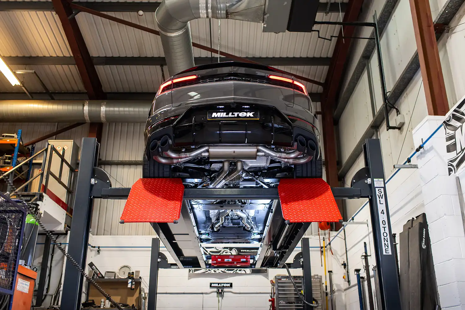 Lamborghini Urus SE Milltek exhaust