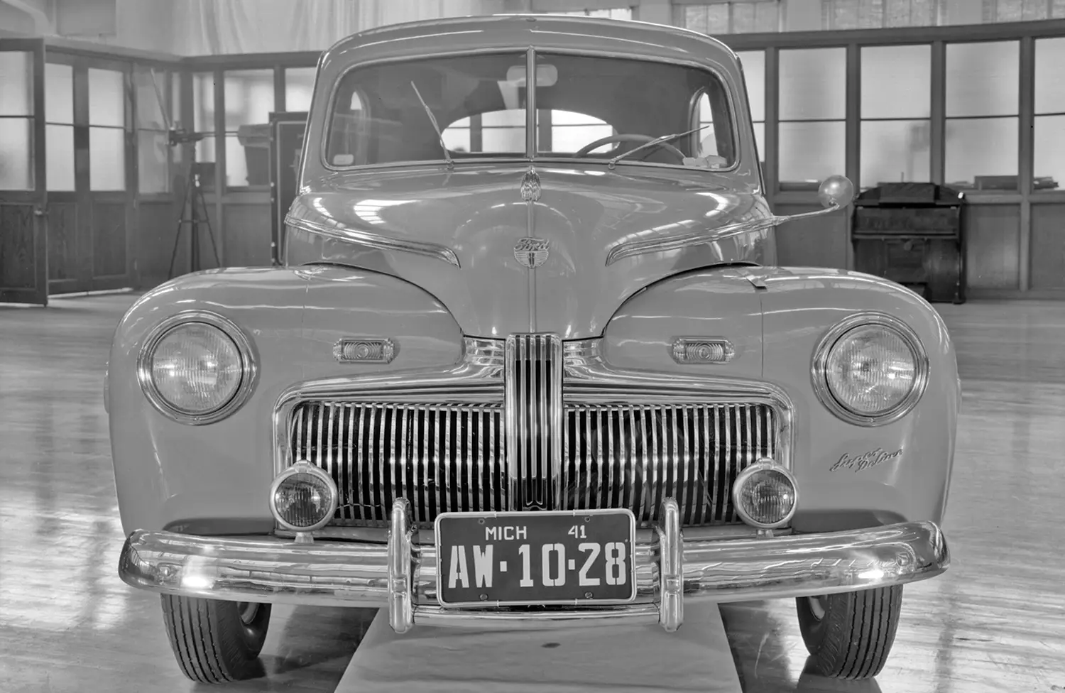 A Glimpse into the Past: The 1941 Ford Super DeLuxe