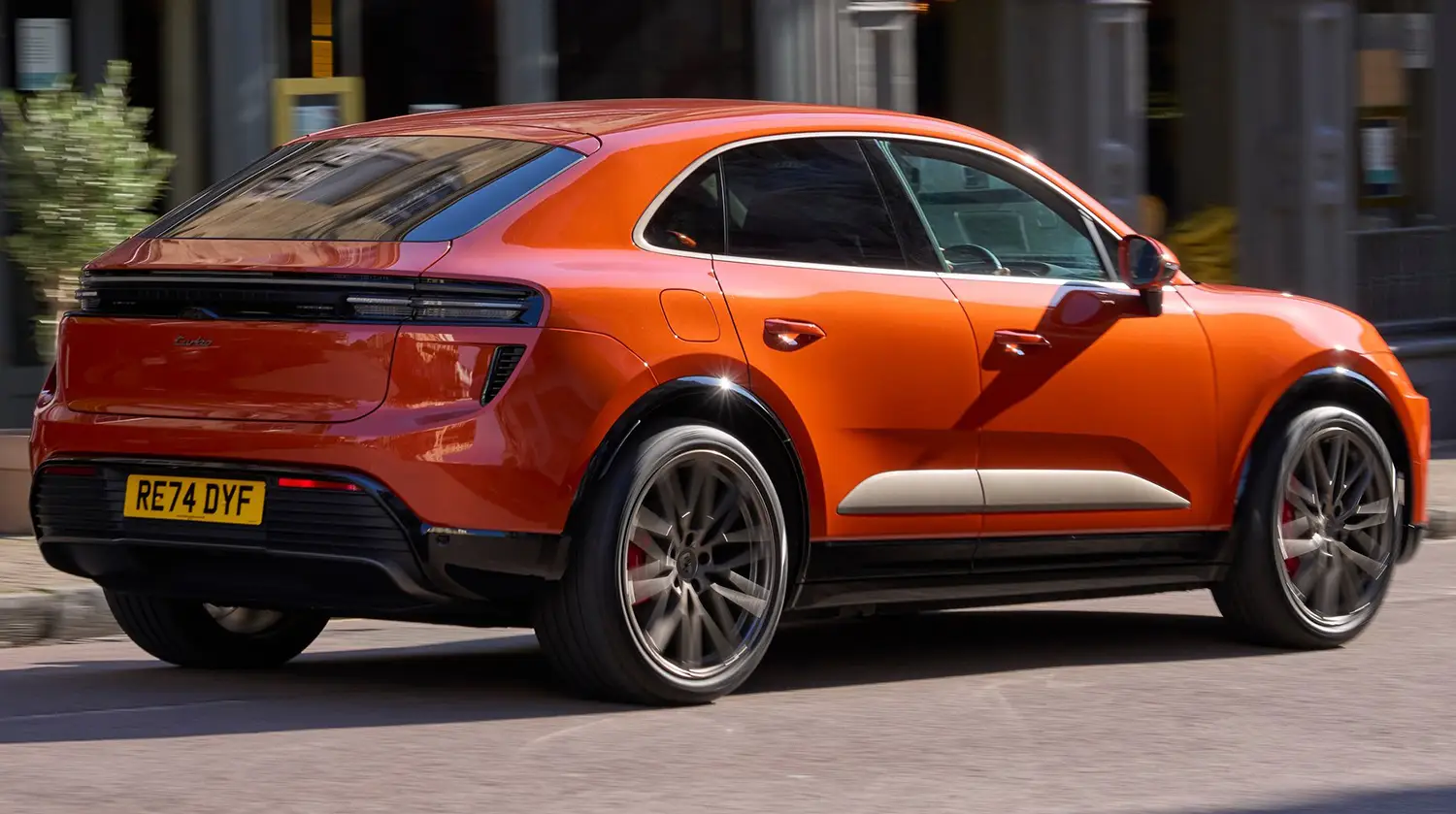 2025 Porsche Macan Turbo UK