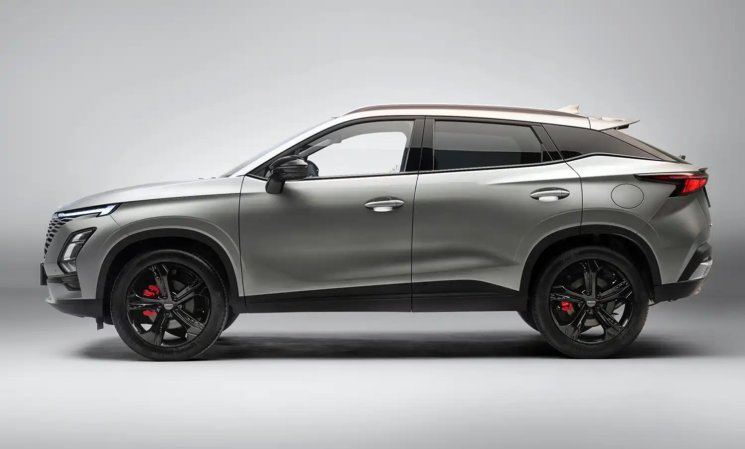 2025 OMODA 5 and E5