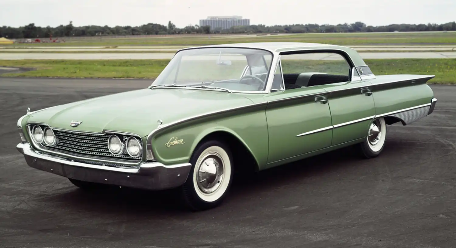 Ford’s Finned Beauty: The 1960 Galaxie Town Victoria