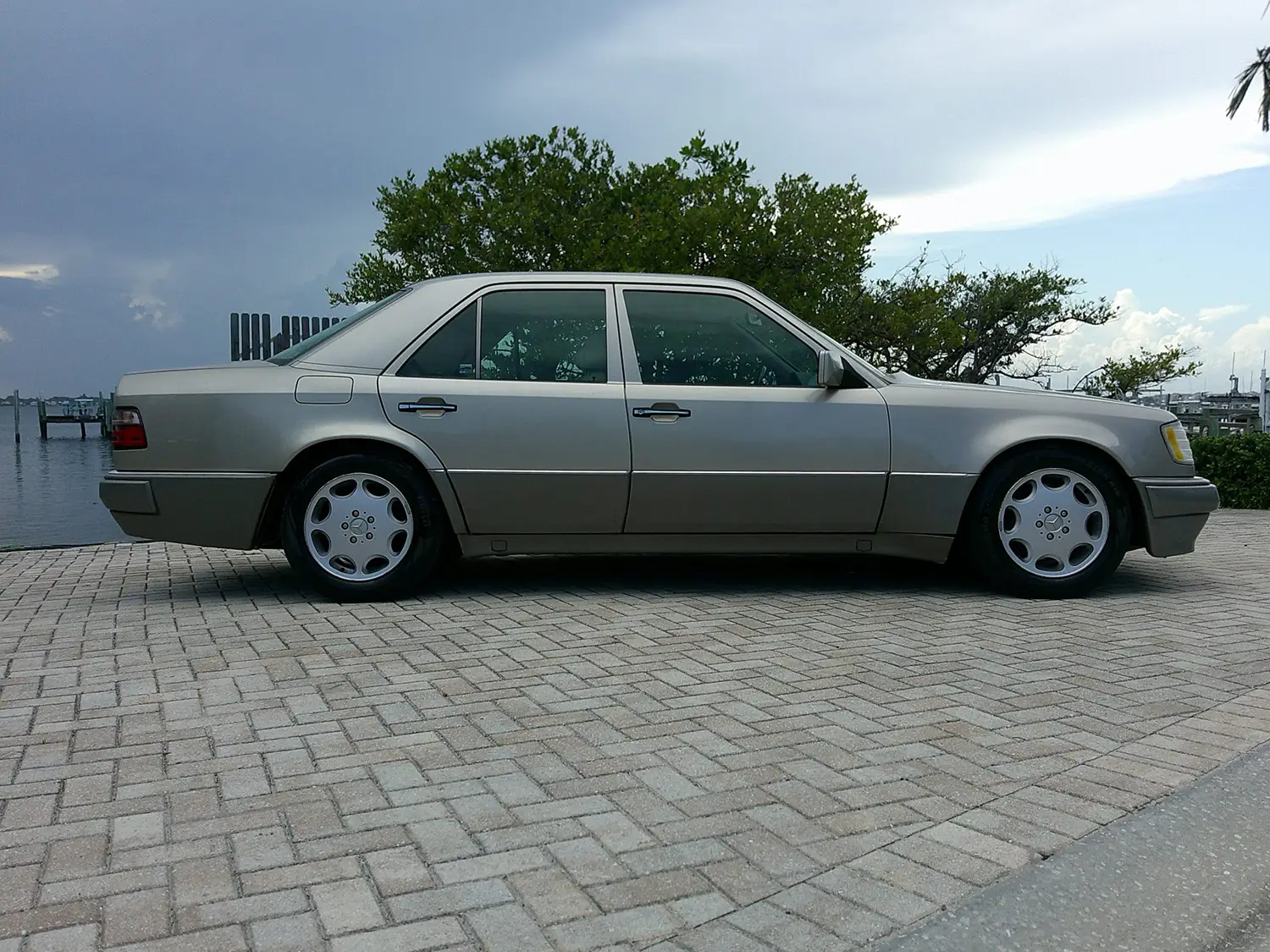 1994 Mercedes-Benz E500