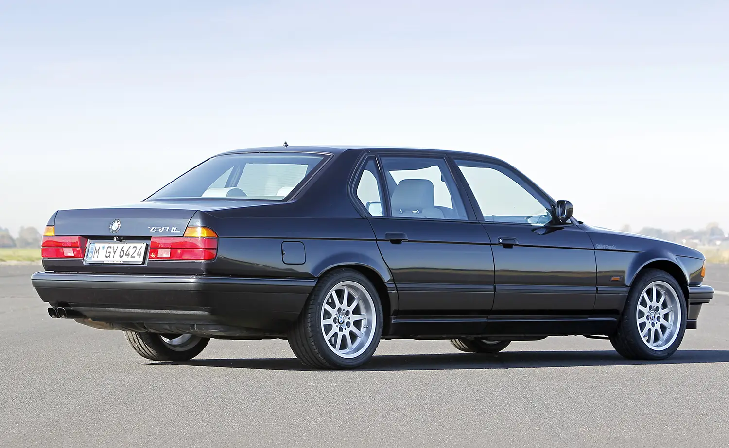 BMW 750iL E32