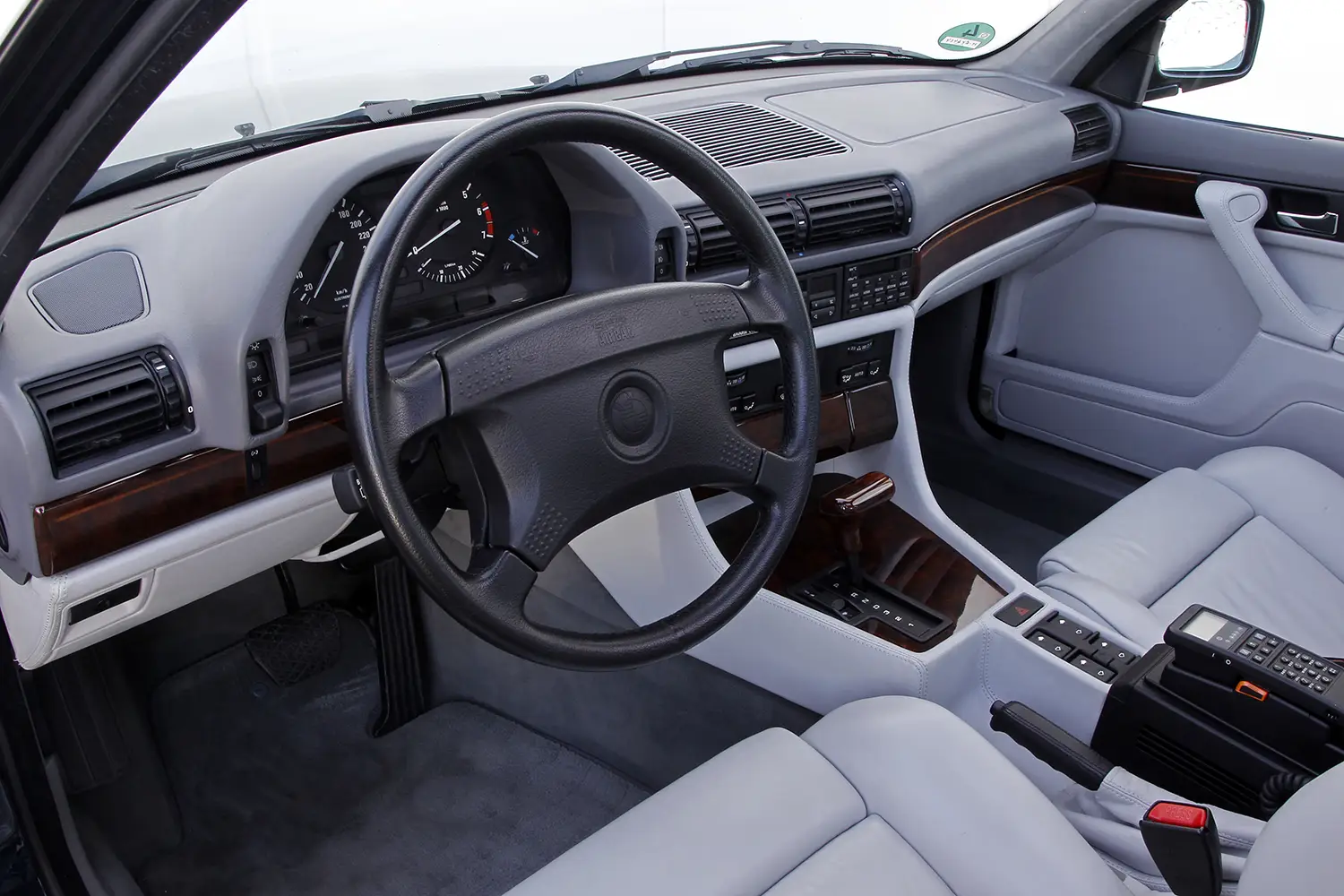 BMW 750iL E32