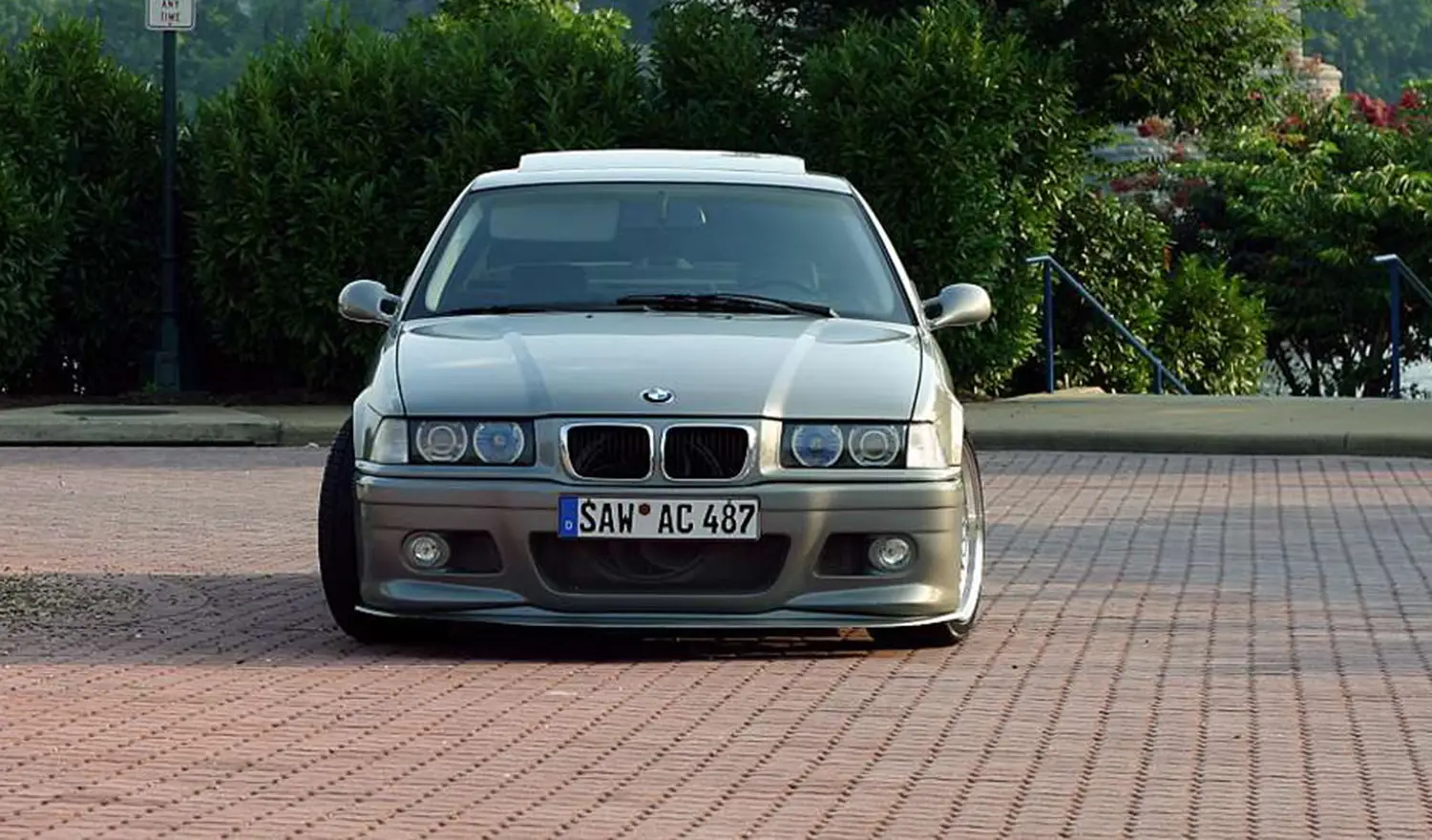 1992 BMW 325i