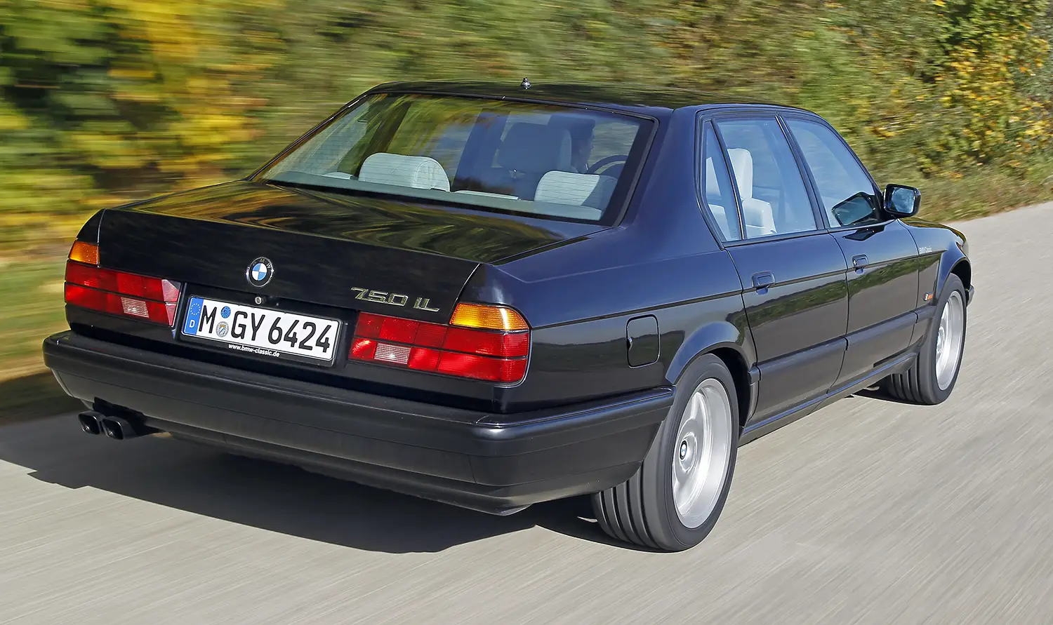 BMW 750iL E32