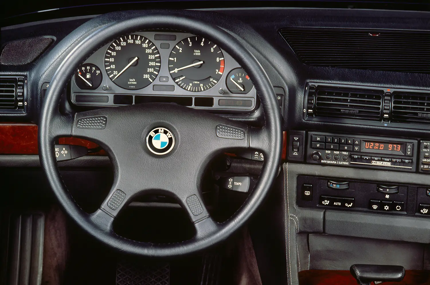 BMW 750iL E32