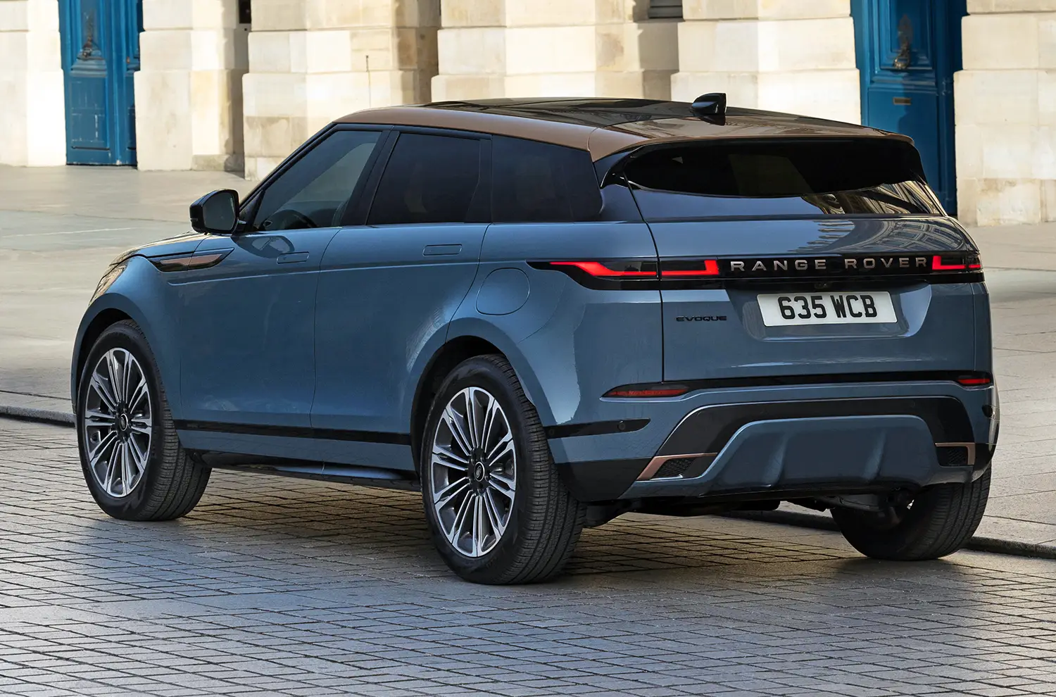 Range Rover Evoque Autobiography P300e