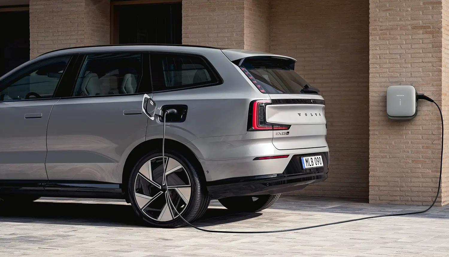 2026 Volvo EX90