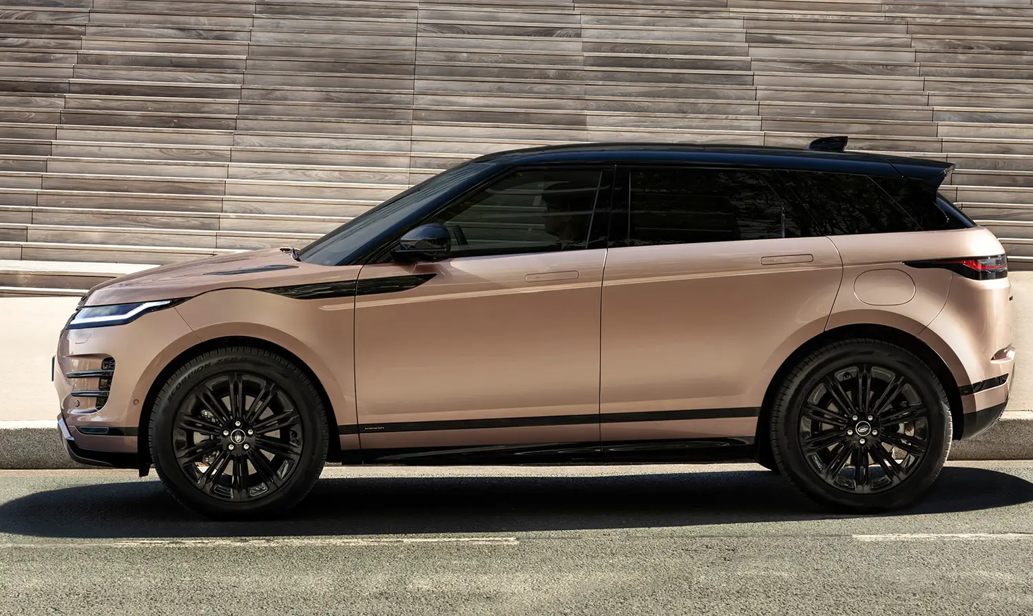 Range Rover Evoque Autobiography P300e
