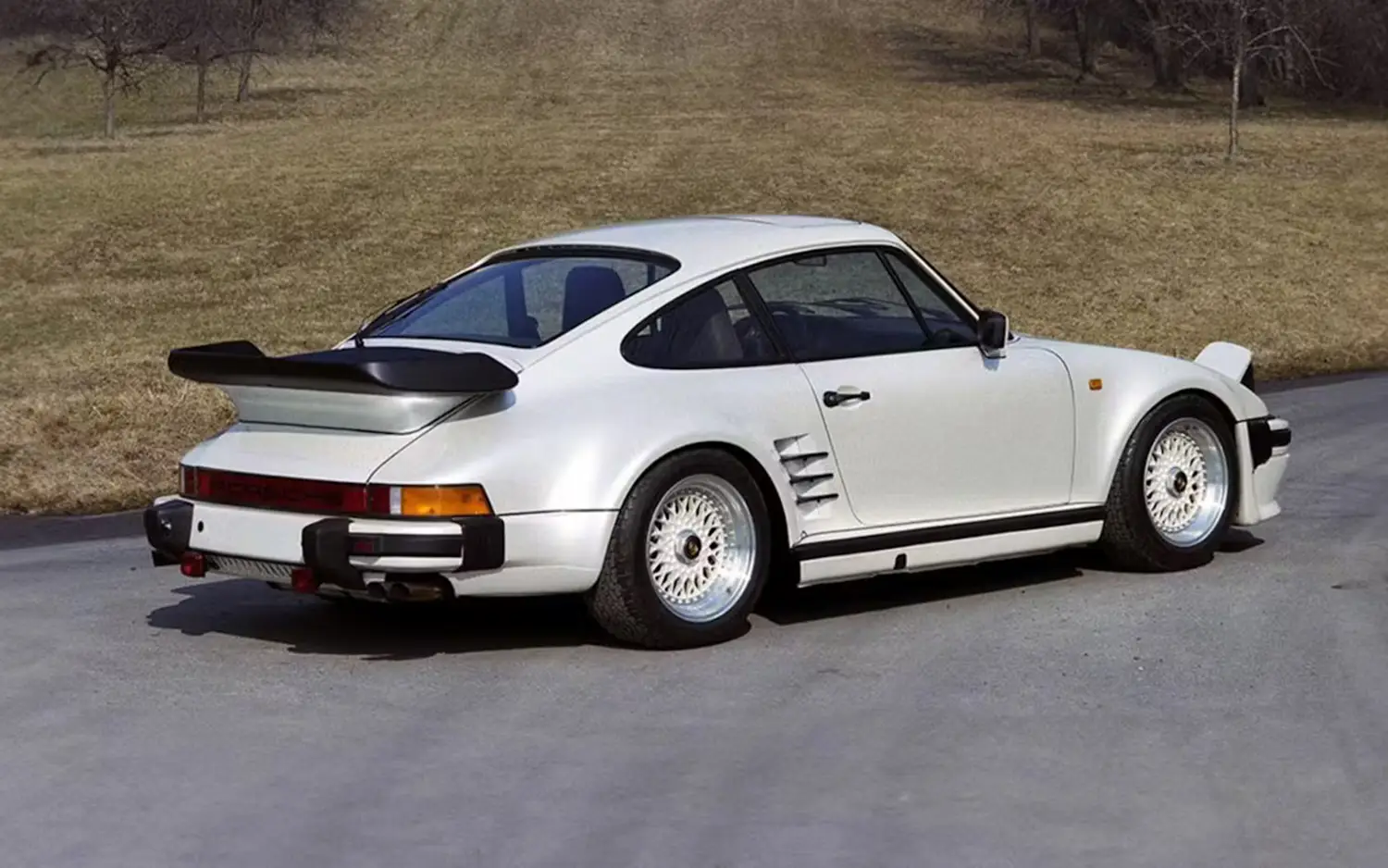 Porsche 930 Turbo Slantnose