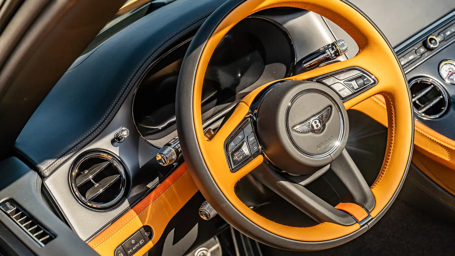 Bentley Continental GTC Ombré by Mulliner Bentley Continental GTC Ombré by Mulliner