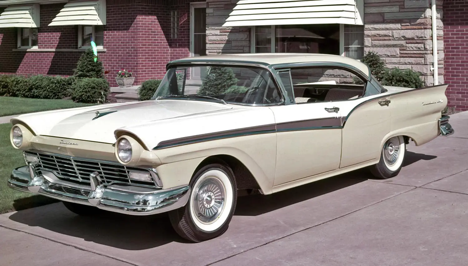 1957 Ford Fairlane 500 Town Victoria
