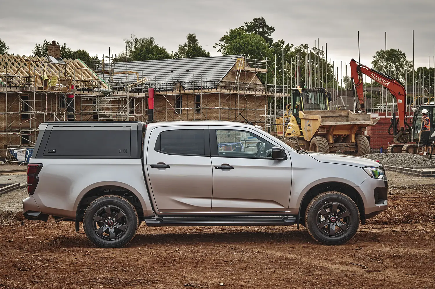 Isuzu D-Max V-Cross Commercial
