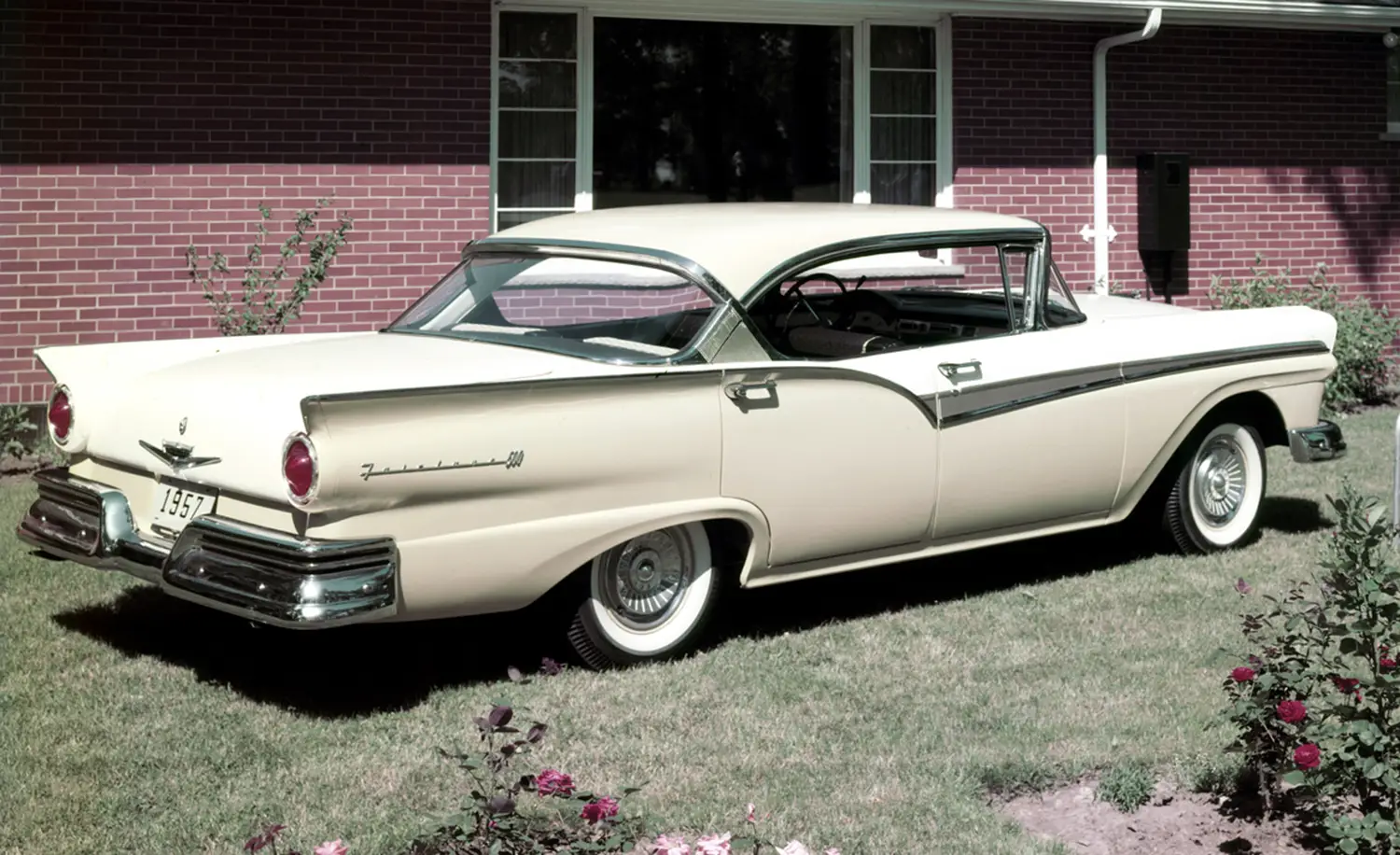 1957 Ford Fairlane 500 Town Victoria