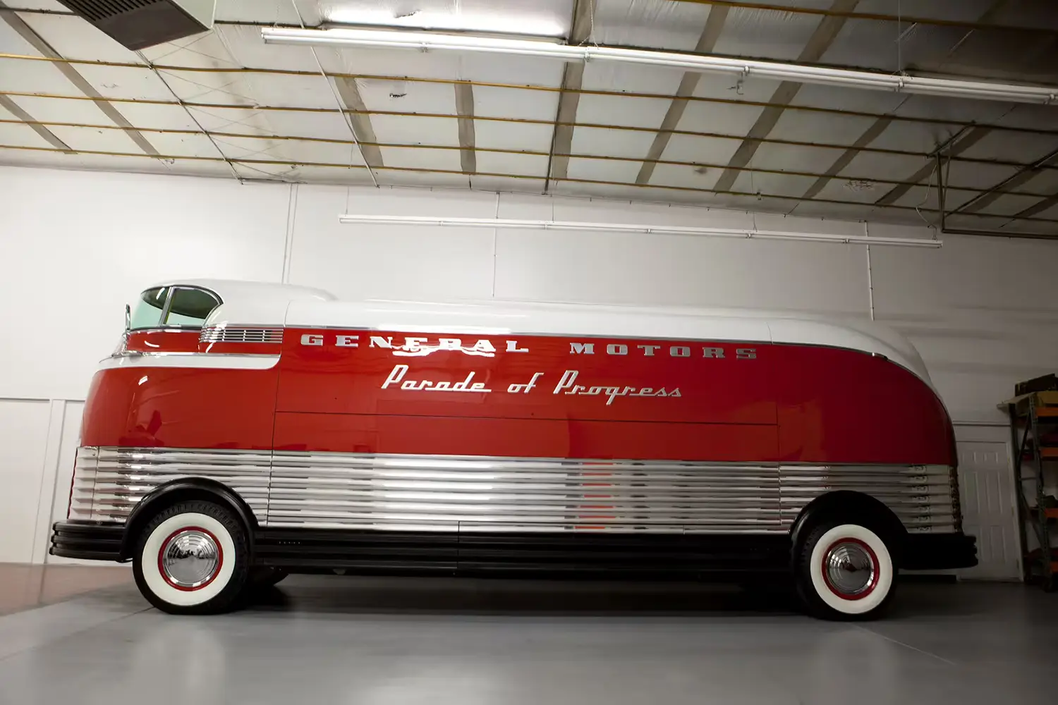 Kindig-it 1939 Futurliner